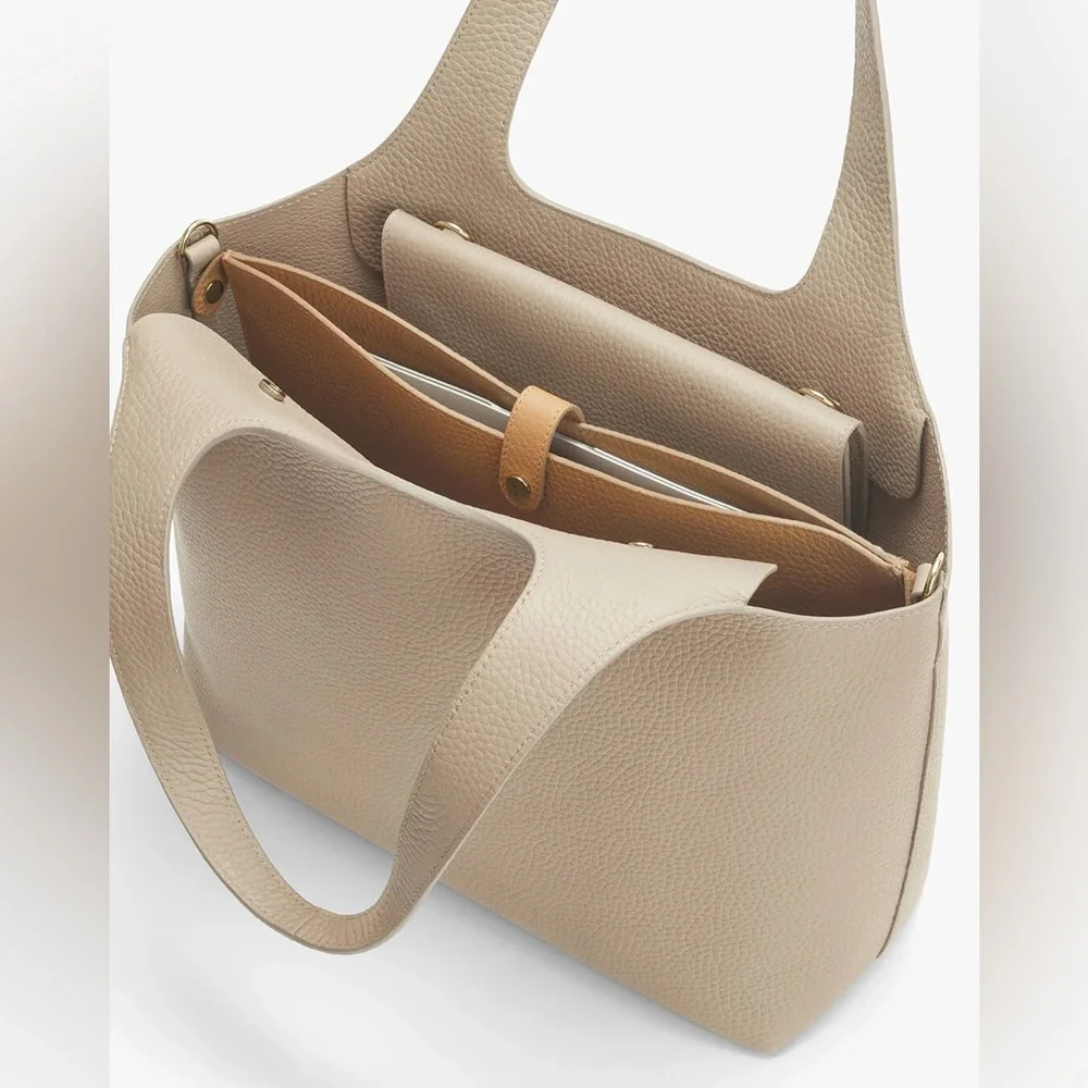 NWT Cuyana System Laptop Sleeve 16-inch in Biscuit Pebbled Leather